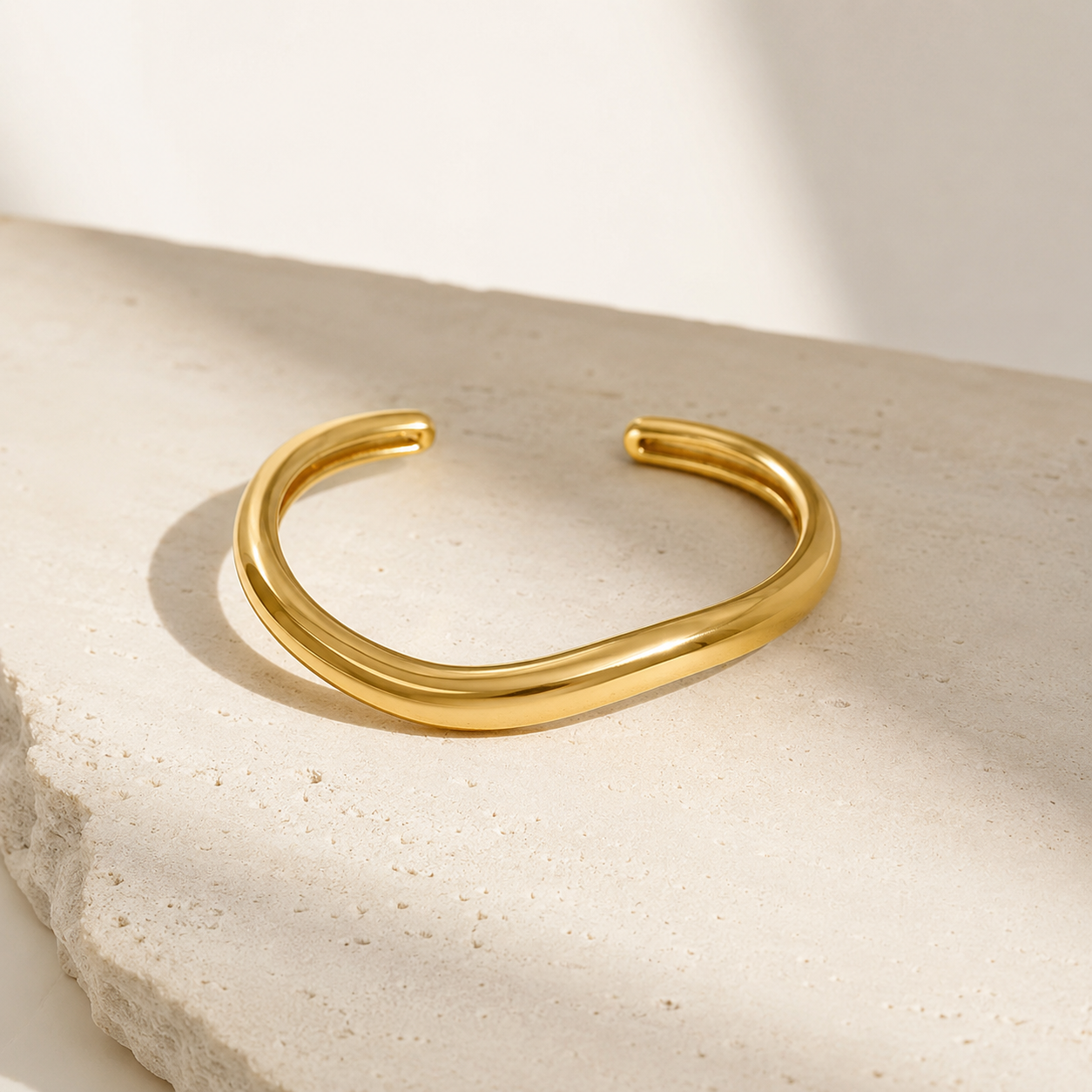 FORMA Armring – produktbild 3 av 4 | DRÖM Stockholm